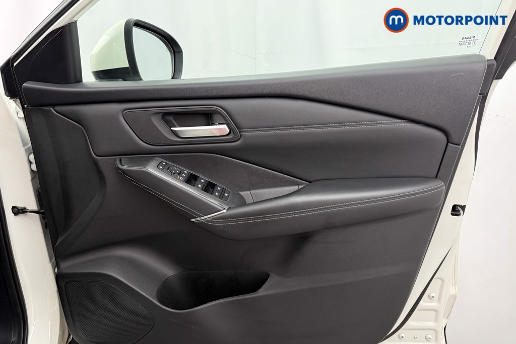Nissan Qashqai N-Connecta Manual Petrol SUV - Stock Number (1627377) - 14th supplementary image