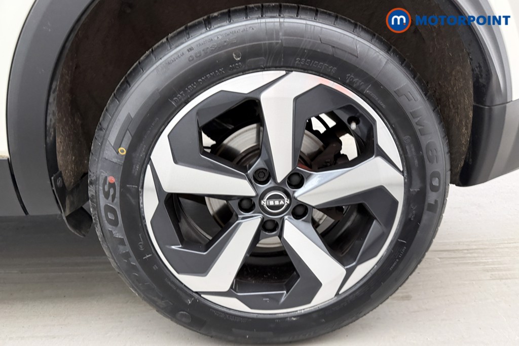 Nissan Qashqai N-Connecta Manual Petrol SUV - Stock Number (1627377) - 24th supplementary image