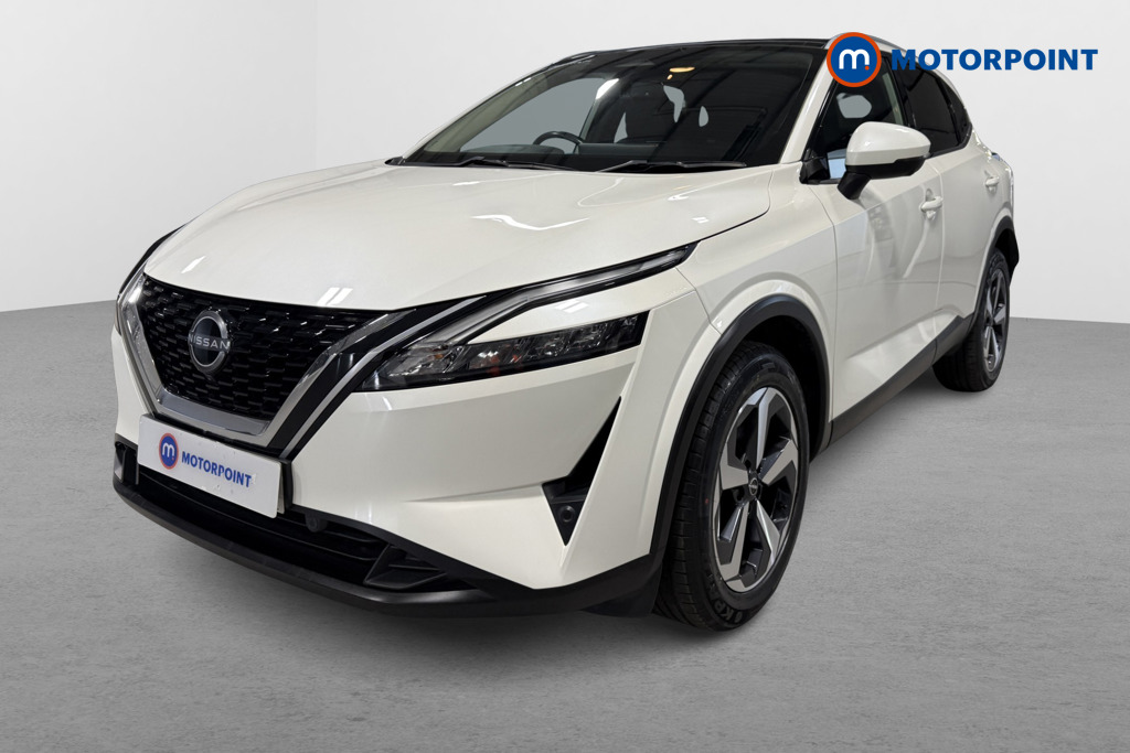Nissan Qashqai N-Connecta Manual Petrol SUV - Stock Number (1627377) - Passenger side front corner
