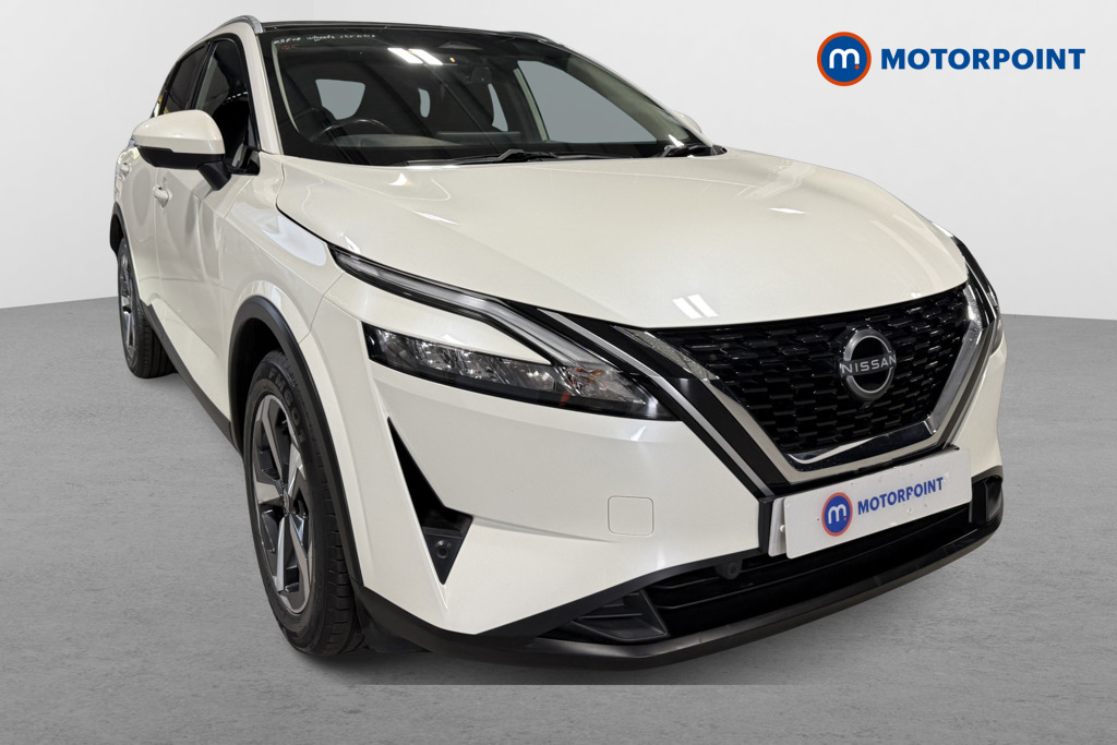 Nissan Qashqai N-Connecta Manual Petrol SUV - Stock Number (1627377) - Drivers side front corner