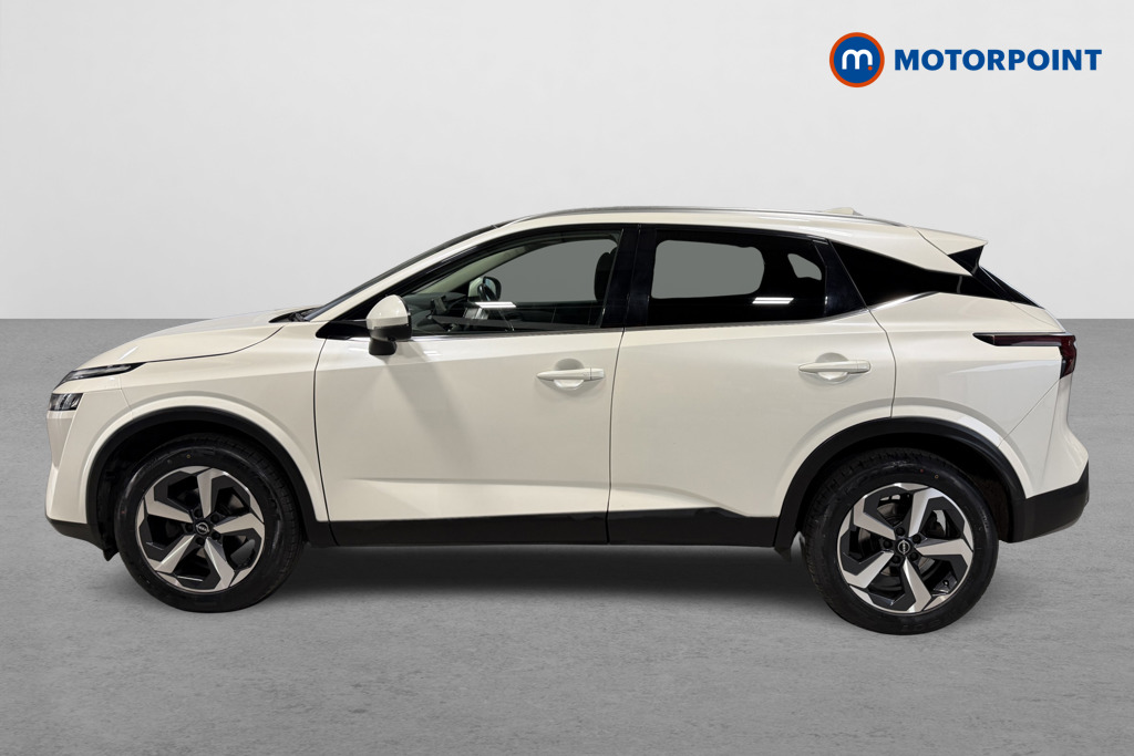 Nissan Qashqai N-Connecta Manual Petrol SUV - Stock Number (1627377) - Passenger side