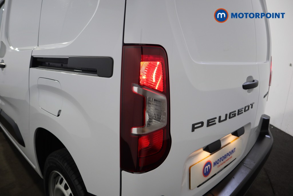 Peugeot Partner Professional Plus Manual Diesel Panel Van - Stock Number (1627390) - 23rd supplementary image