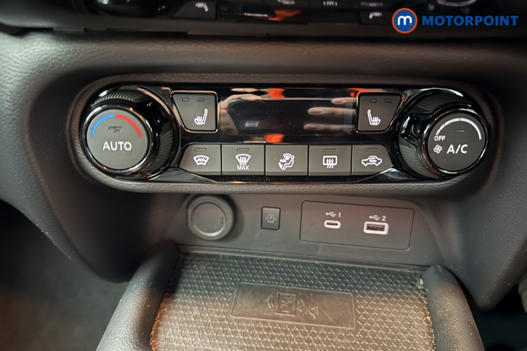 Nissan Juke Tekna Automatic Petrol SUV - Stock Number (1627466) - 10th supplementary image