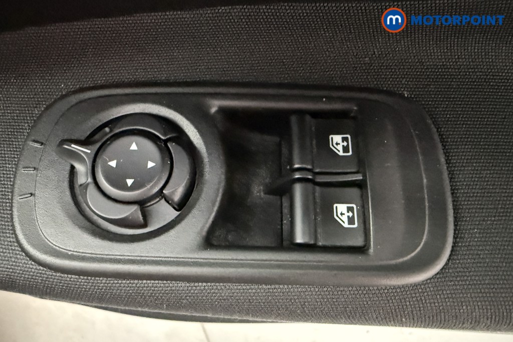 Fiat 500 RED Automatic Electric Hatchback - Stock Number (1627673) - 14th supplementary image