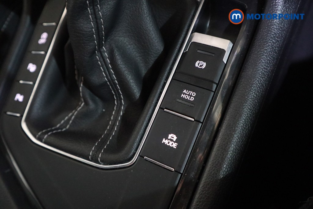 Volkswagen Tiguan R-Line Automatic Petrol SUV - Stock Number (1628047) - 11th supplementary image