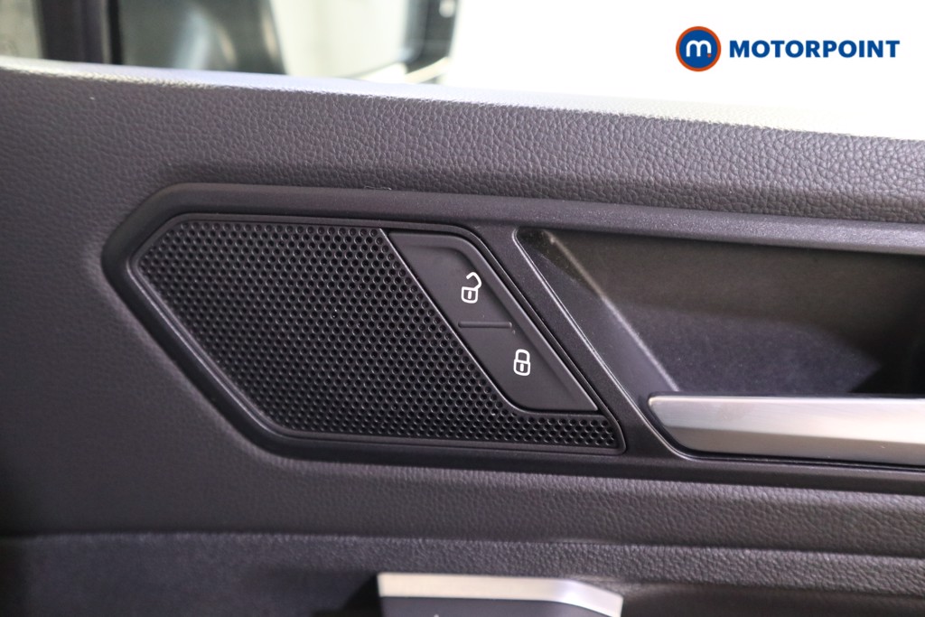 Volkswagen Tiguan R-Line Automatic Petrol SUV - Stock Number (1628047) - 16th supplementary image