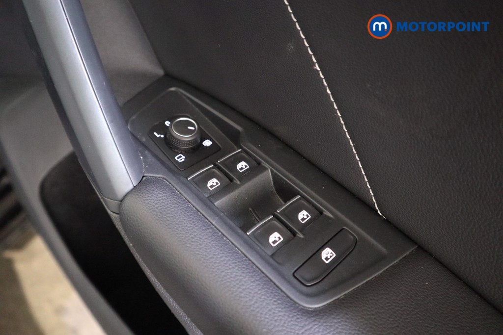 Volkswagen Tiguan R-Line Automatic Petrol SUV - Stock Number (1628047) - 17th supplementary image