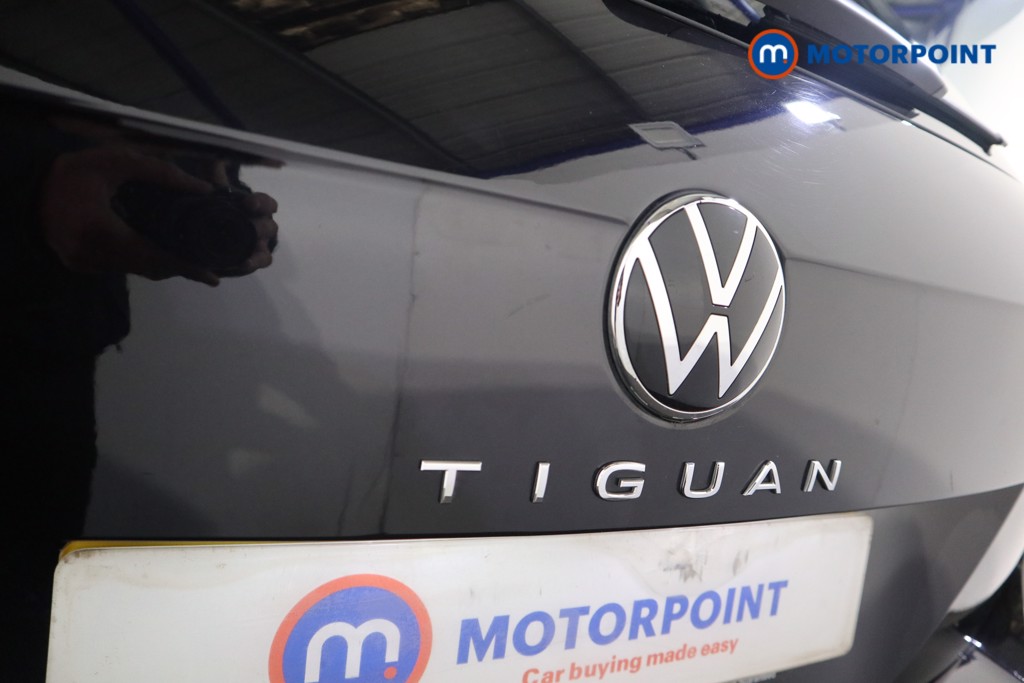 Volkswagen Tiguan R-Line Automatic Petrol SUV - Stock Number (1628047) - 32nd supplementary image