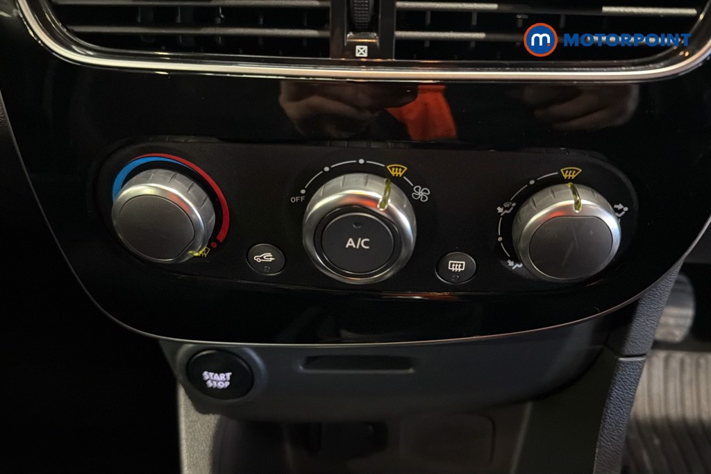 Renault Clio Play Manual Petrol Hatchback - Stock Number (1628103) - 12th supplementary image