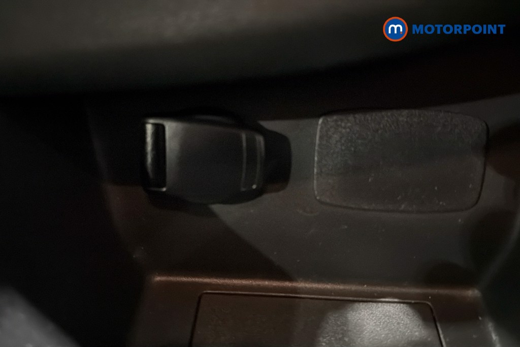 Renault Clio Play Manual Petrol Hatchback - Stock Number (1628103) - 17th supplementary image