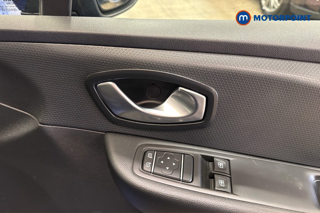 Renault Clio Play Manual Petrol Hatchback - Stock Number (1628103) - 42nd supplementary image