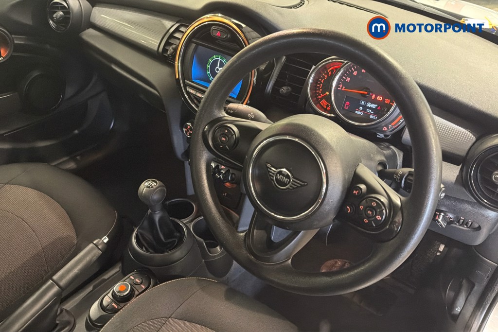 Mini Hatchback Cooper Classic Manual Petrol Hatchback - Stock Number (1629749) - 2nd supplementary image