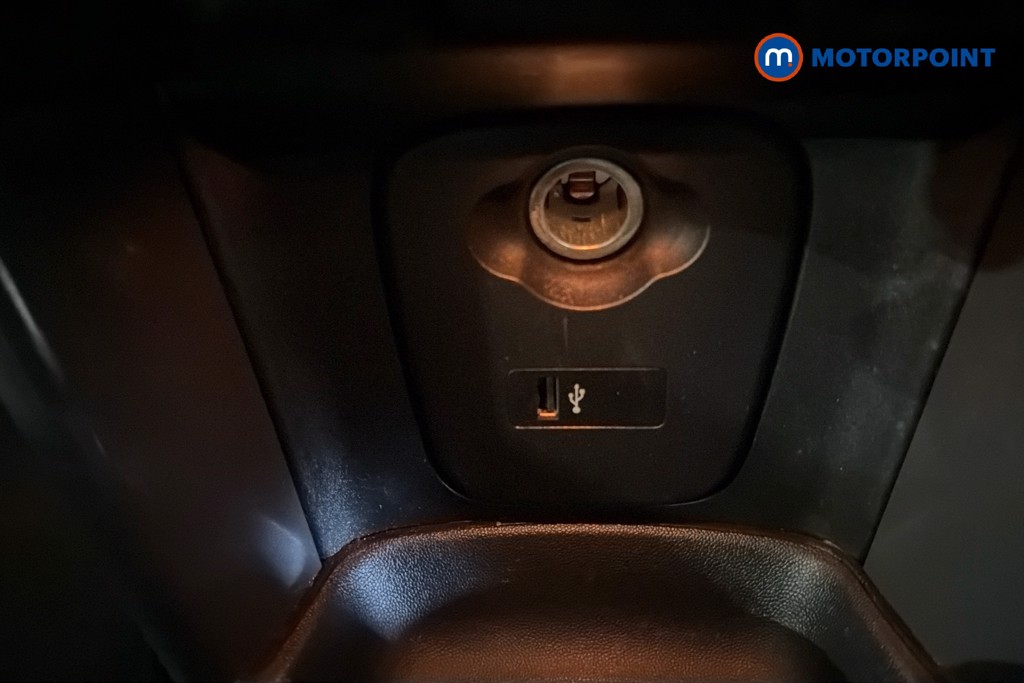 Mini Hatchback Cooper Classic Manual Petrol Hatchback - Stock Number (1629749) - 17th supplementary image