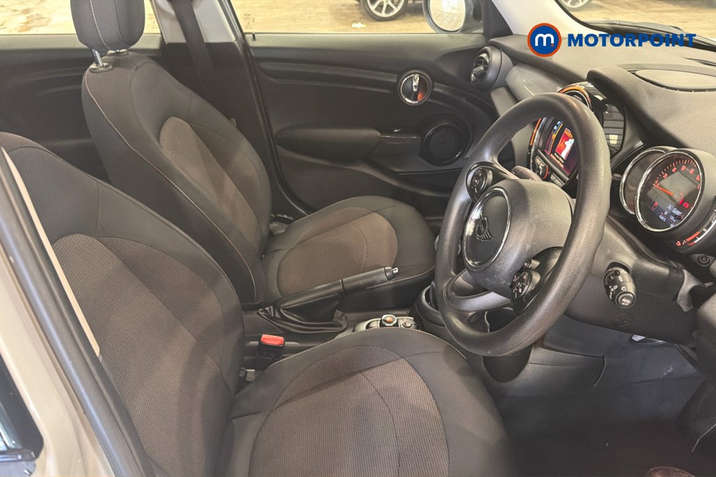 Mini Hatchback Cooper Classic Manual Petrol Hatchback - Stock Number (1629749) - 22nd supplementary image