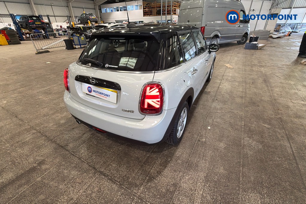 Mini Hatchback Cooper Classic Manual Petrol Hatchback - Stock Number (1629749) - 38th supplementary image