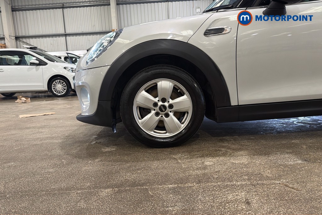 Mini Hatchback Cooper Classic Manual Petrol Hatchback - Stock Number (1629749) - 47th supplementary image