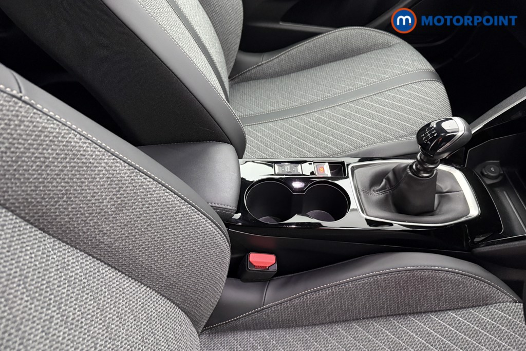 Peugeot 2008 Allure Manual Petrol SUV - Stock Number (1630155) - 11th supplementary image