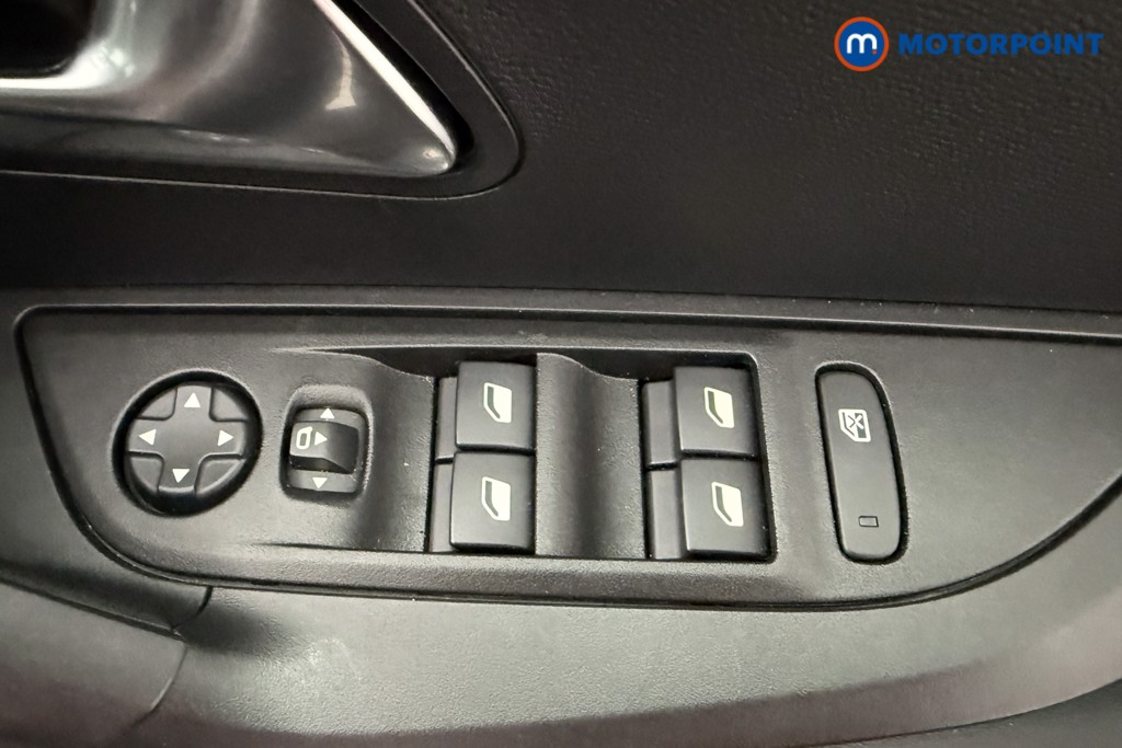 Peugeot 2008 Allure Manual Petrol SUV - Stock Number (1630155) - 15th supplementary image