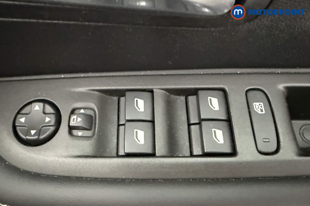 Peugeot 208 Allure Manual Petrol Hatchback - Stock Number (1630166) - 17th supplementary image