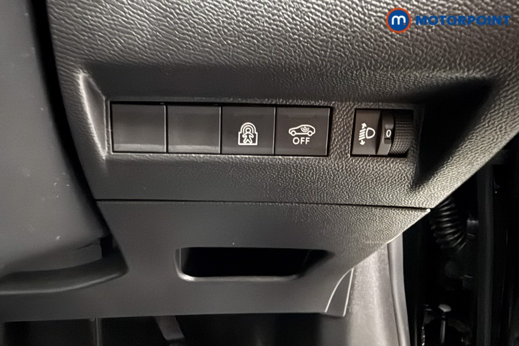Peugeot 208 Allure Manual Petrol Hatchback - Stock Number (1630237) - 5th supplementary image