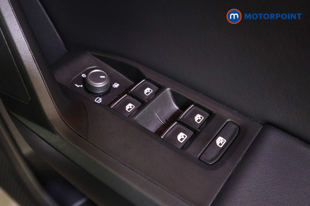 Seat Leon FR Manual Petrol Hatchback - Stock Number (1630435) - 13th supplementary image