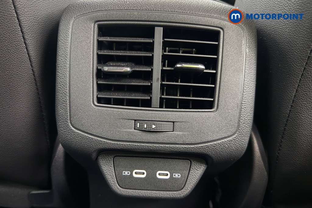 Volkswagen T-Roc R-Line Manual Petrol SUV - Stock Number (1630599) - 13th supplementary image