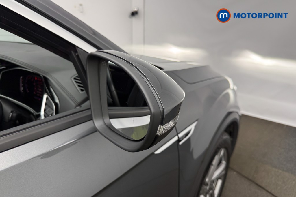 Volkswagen T-Roc R-Line Manual Petrol SUV - Stock Number (1630599) - 27th supplementary image