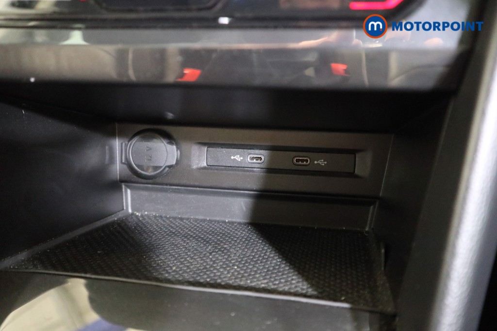 Volkswagen Tiguan Life Manual Petrol SUV - Stock Number (1630840) - 8th supplementary image