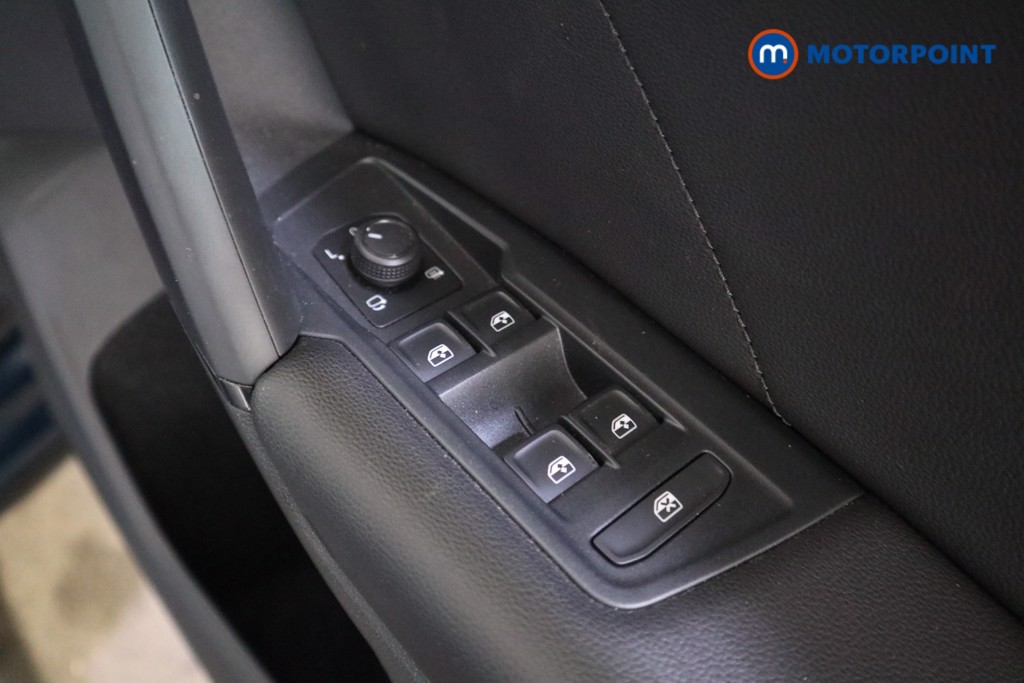 Volkswagen Tiguan Life Manual Petrol SUV - Stock Number (1630840) - 15th supplementary image