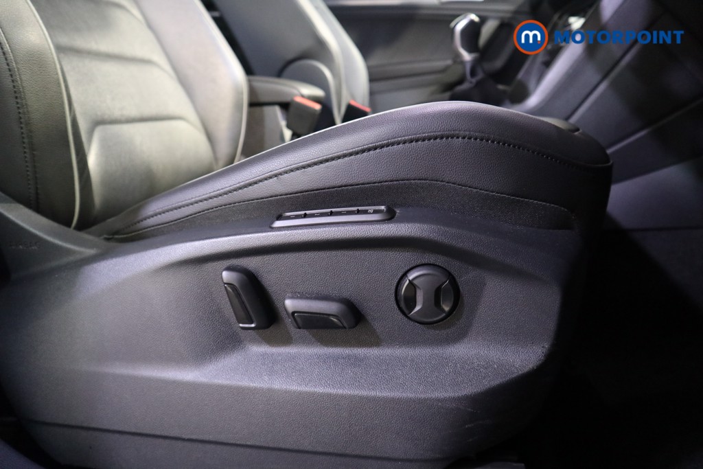 Volkswagen Tiguan Life Manual Petrol SUV - Stock Number (1630840) - 16th supplementary image