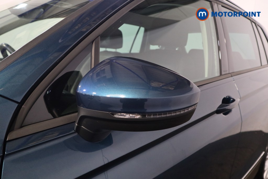 Volkswagen Tiguan Life Manual Petrol SUV - Stock Number (1630840) - 35th supplementary image