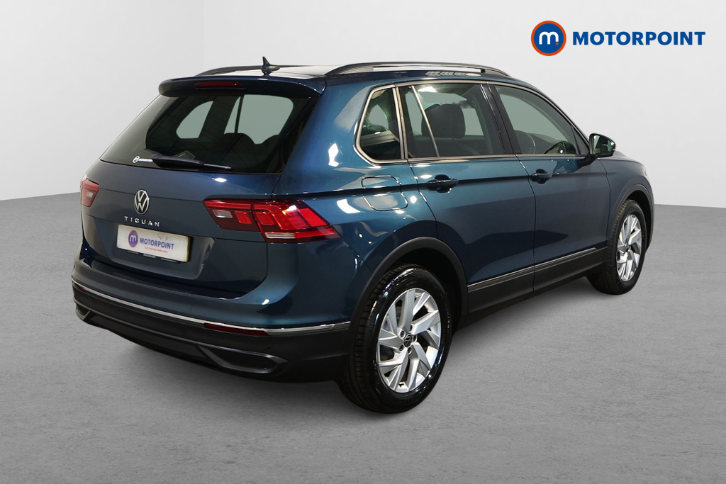 Volkswagen Tiguan Life Manual Petrol SUV - Stock Number (1630840) - Drivers side rear corner