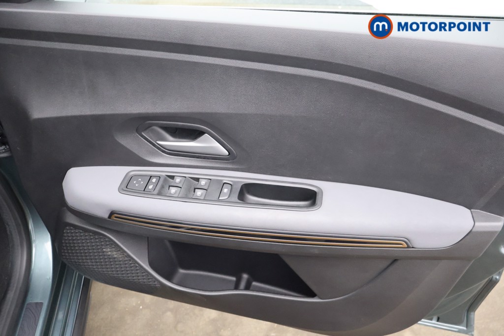 Dacia Jogger Extreme Automatic Petrol-Electric Hybrid People Carrier - Stock Number (1631287) - 12th supplementary image
