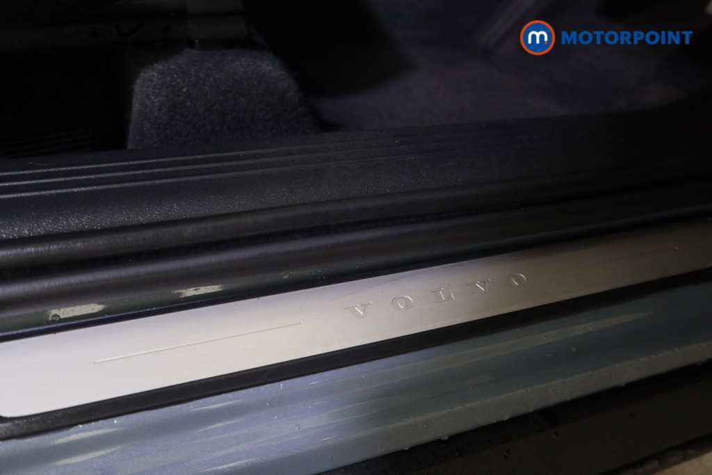 Volvo Xc40 R Design Pro Automatic Petrol SUV - Stock Number (1632626) - 14th supplementary image