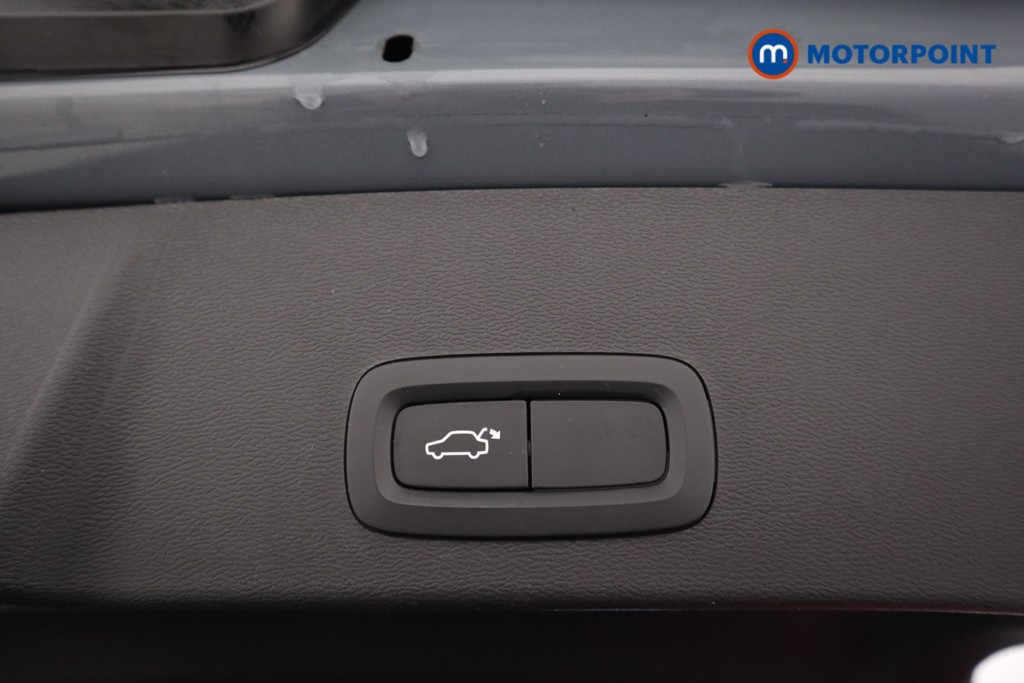 Volvo Xc40 R Design Pro Automatic Petrol SUV - Stock Number (1632626) - 22nd supplementary image