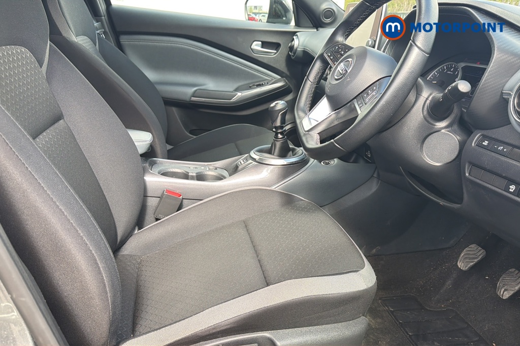 Nissan Juke N-Connecta Manual Petrol SUV - Stock Number (1632757) - 22nd supplementary image