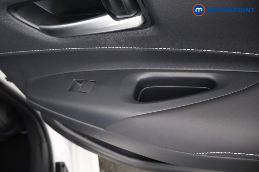 Toyota Corolla Excel Automatic Petrol-Electric Hybrid Estate - Stock Number (1633037) - 23rd supplementary image