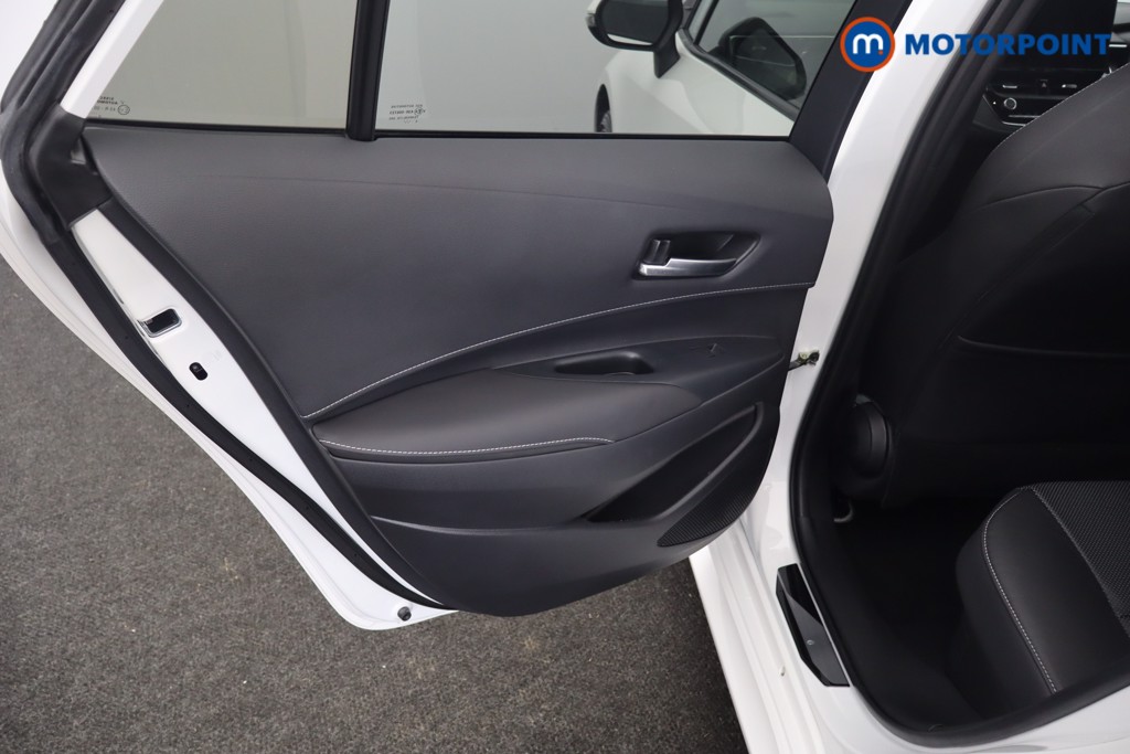 Toyota Corolla Excel Automatic Petrol-Electric Hybrid Estate - Stock Number (1633037) - 25th supplementary image