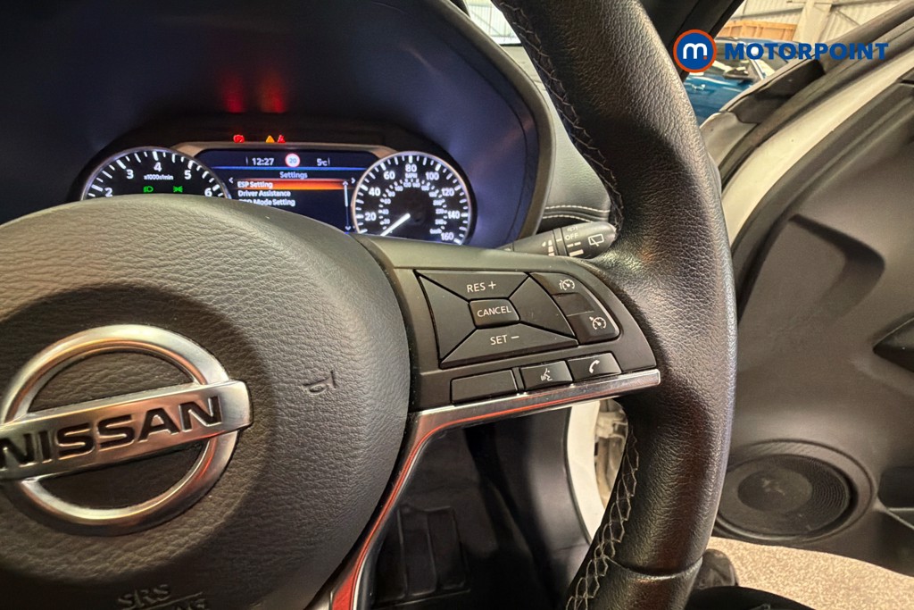 Nissan Juke N-Connecta Manual Petrol SUV - Stock Number (1633156) - 4th supplementary image