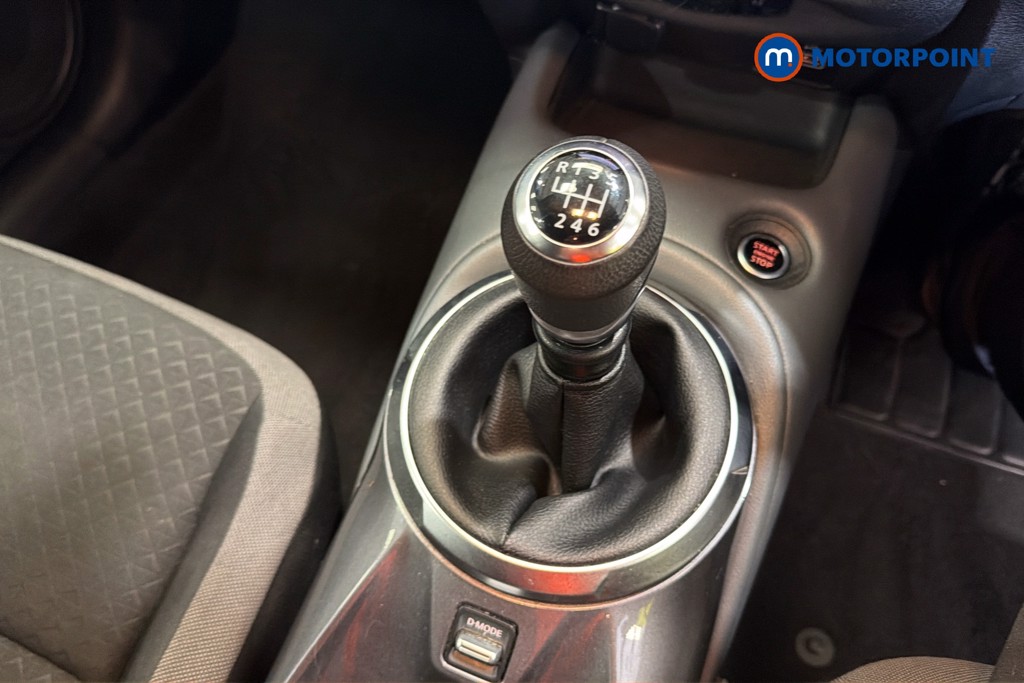 Nissan Juke N-Connecta Manual Petrol SUV - Stock Number (1633156) - 15th supplementary image