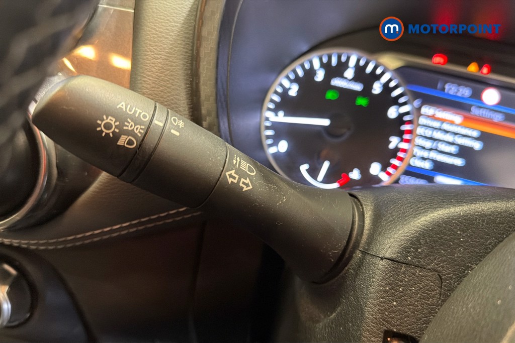 Nissan Juke N-Connecta Manual Petrol SUV - Stock Number (1633156) - 18th supplementary image