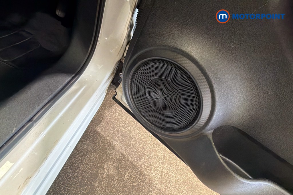 Nissan Juke N-Connecta Manual Petrol SUV - Stock Number (1633156) - 21st supplementary image