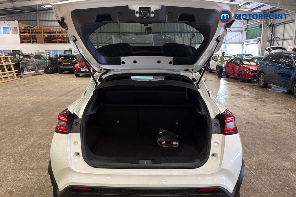 Nissan Juke N-Connecta Manual Petrol SUV - Stock Number (1633156) - 33rd supplementary image