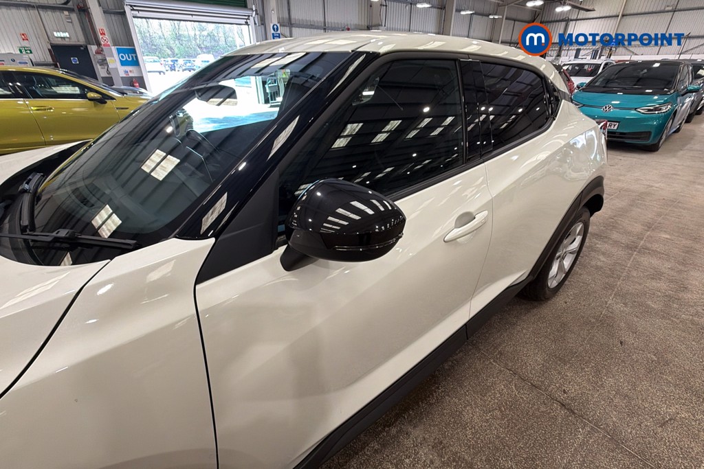 Nissan Juke N-Connecta Manual Petrol SUV - Stock Number (1633156) - 43rd supplementary image
