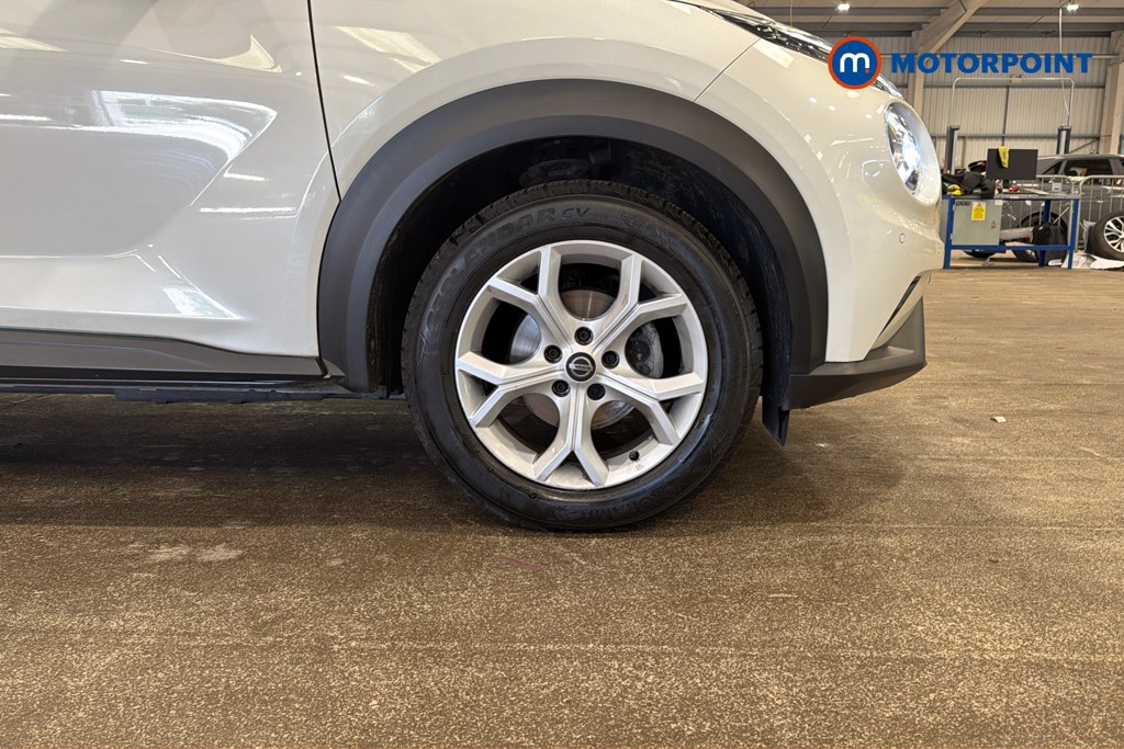 Nissan Juke N-Connecta Manual Petrol SUV - Stock Number (1633156) - 50th supplementary image