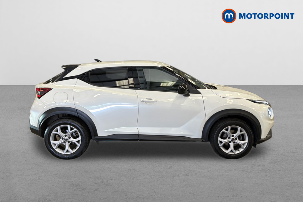 Nissan Juke N-Connecta Manual Petrol SUV - Stock Number (1633156) - Drivers side