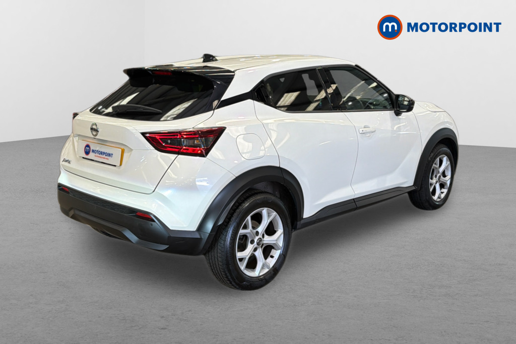 Nissan Juke N-Connecta Manual Petrol SUV - Stock Number (1633156) - Drivers side rear corner