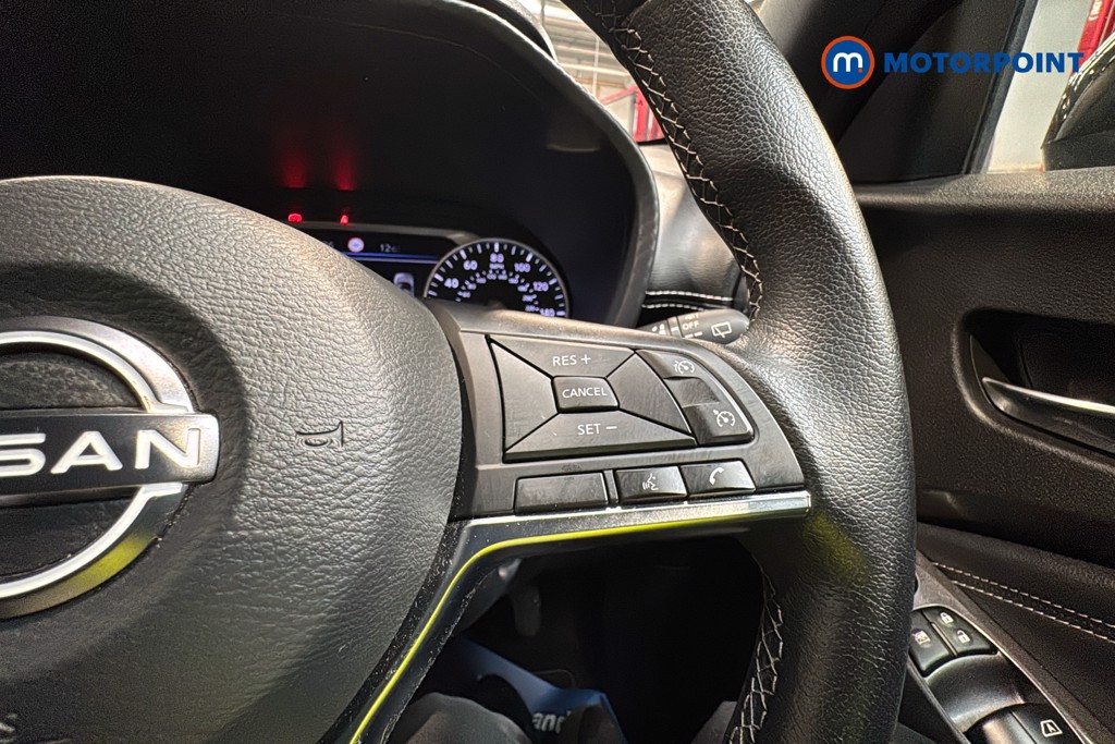 Nissan Juke N-Connecta Manual Petrol SUV - Stock Number (1633921) - 4th supplementary image