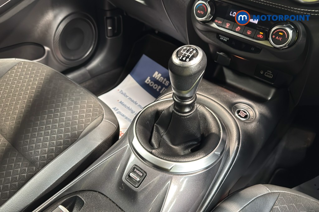 Nissan Juke N-Connecta Manual Petrol SUV - Stock Number (1633921) - 15th supplementary image