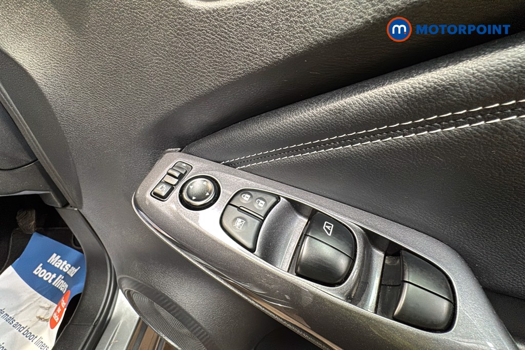 Nissan Juke N-Connecta Manual Petrol SUV - Stock Number (1633921) - 20th supplementary image